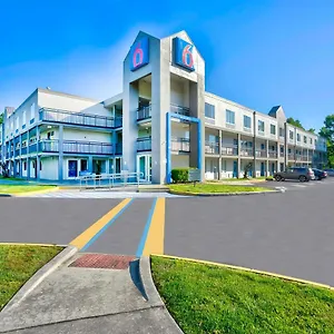 2* Hotel 6 Virginia